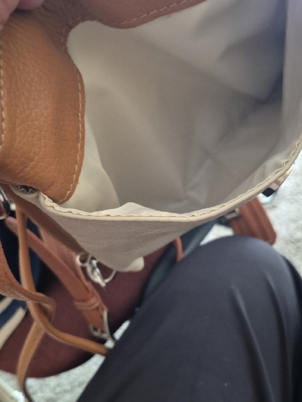 Leather Crossbody Bag in Cream and Tan - Classic Two-Tone Style, Leather. - Picture 5 of 5